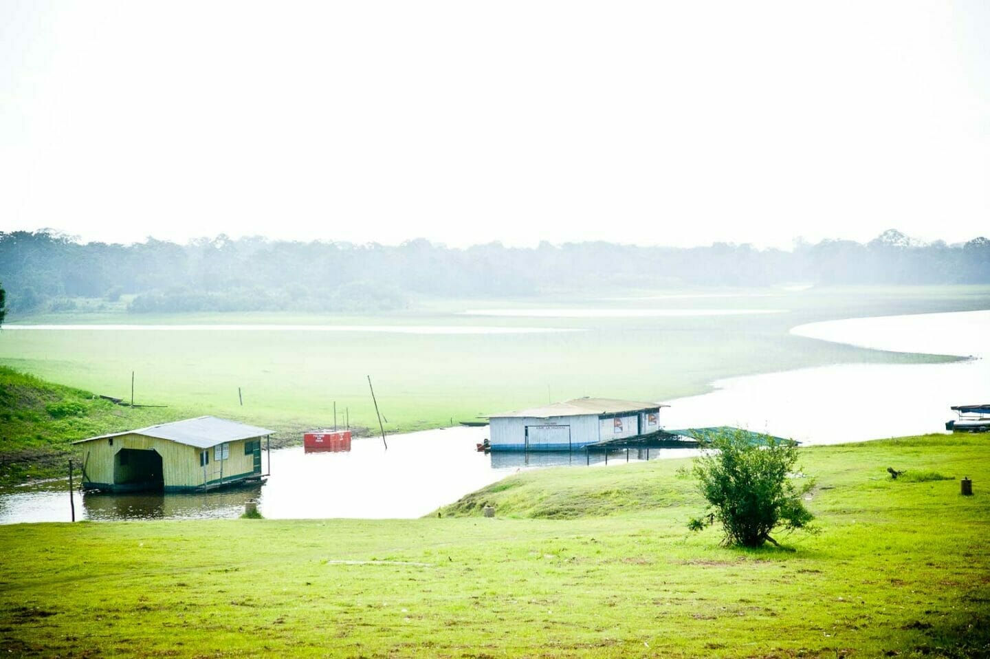 Lago Tarapoto en Puerto Nariño en la Amazonia colombiana