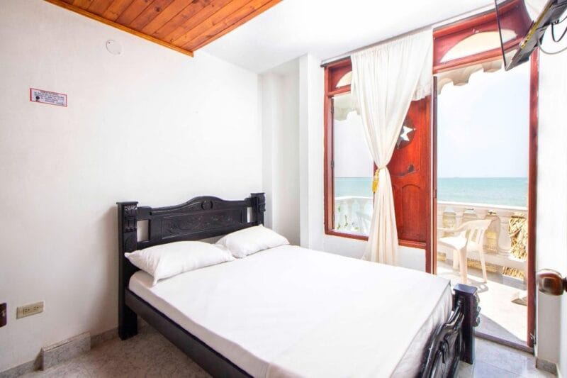 donde dormir en el hotel rincón del mar puerta del sol