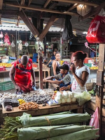 Visita guiada del Mercado Bazurto en Cartagena, blog de viaje por Colombia