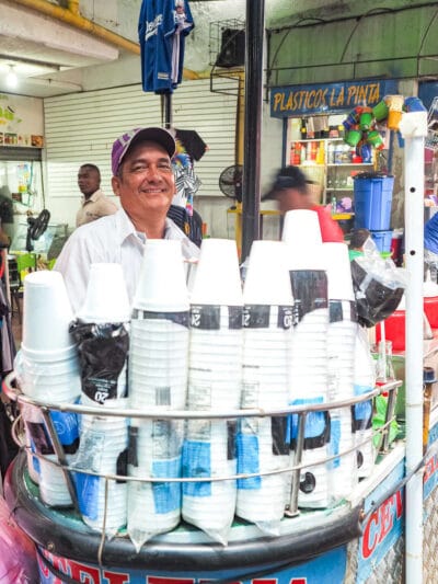 Visita guiada del Mercado Bazurto en Cartagena, blog de viaje por Colombia