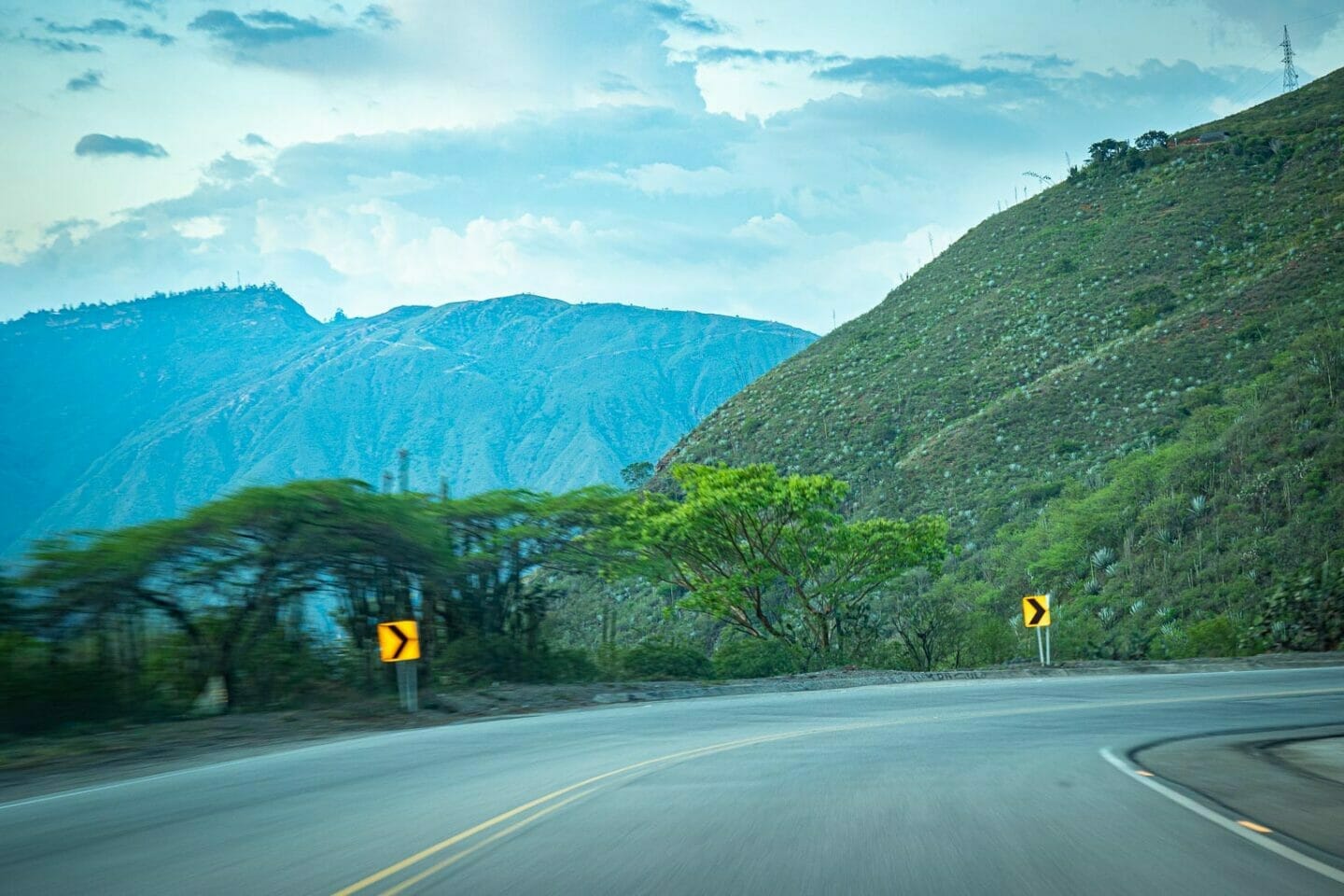 Circuito en carro, una buena opción para organizar un viaje por carretera en Colombia