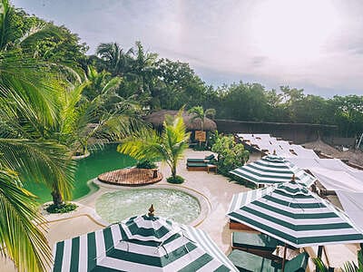 Aura hotel Baru